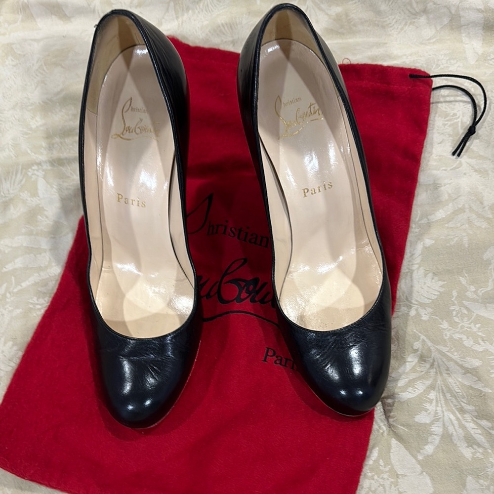 Christian Louboutin Black Leather Heels 38